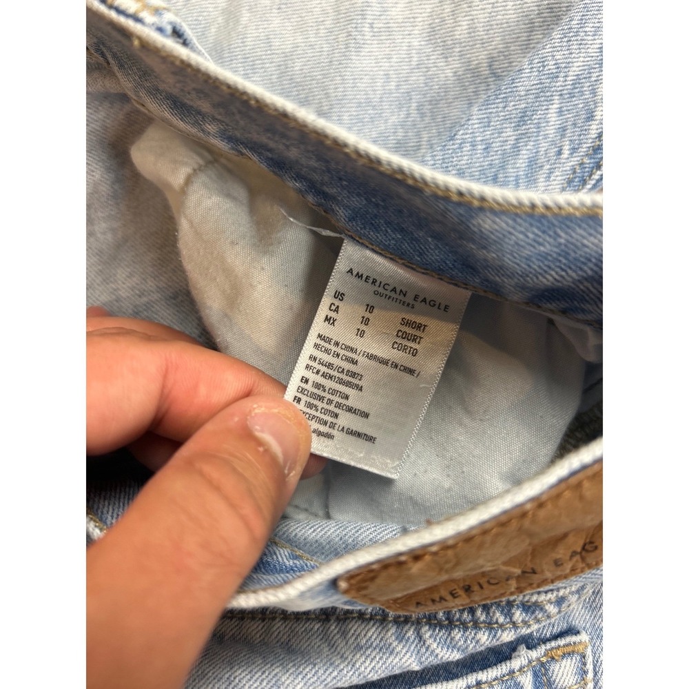 American Eagle Mom Jeans Light‎ Acid Wash Distressed High Rise Size 10 Short - Picture 8 of 13